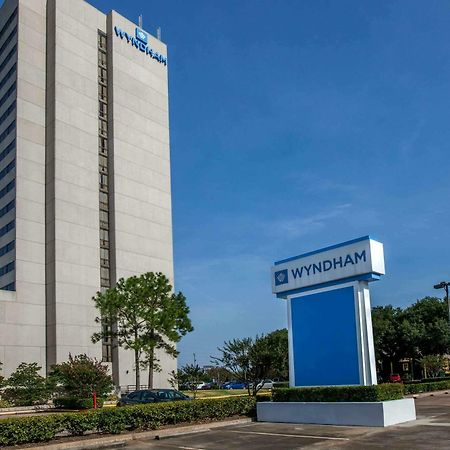 Wyndham Houston West Energy Corridor Hotel Exterior photo